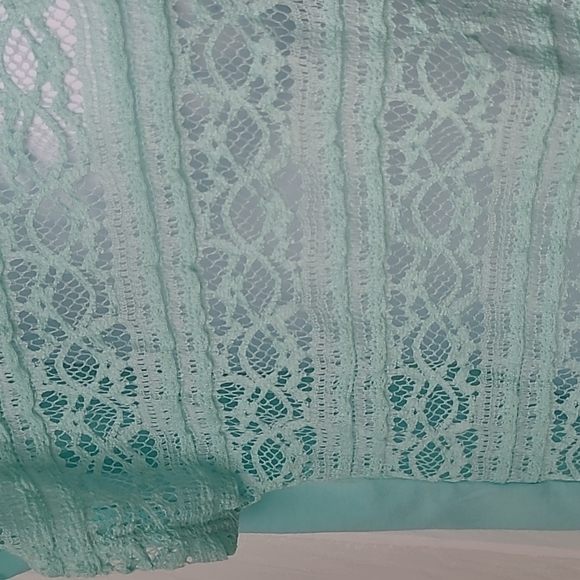 Aeropostale Lace Front Top | Size XL | NWT - Picture 4 of 6